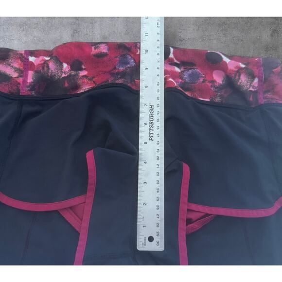 Lululemon Speed Short Black Poppy Petals Womens Sz 6 Running Training Athleisure - Picture 8 of 10